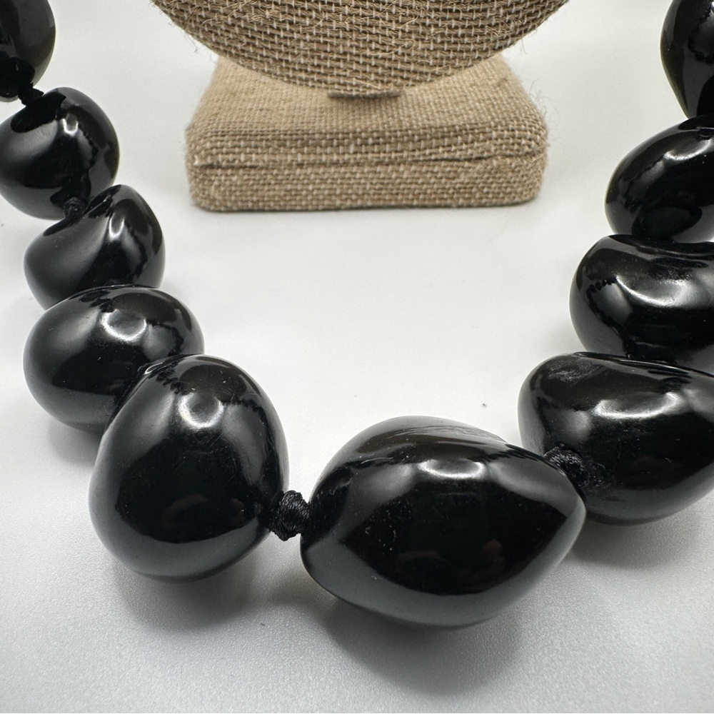 Tropical Hawaiian Natural Handcrafted Kukui Nut Lei Necklace - Picture 2 of 9